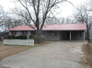105 Royal Oak Dr, Poteau, OK 74953