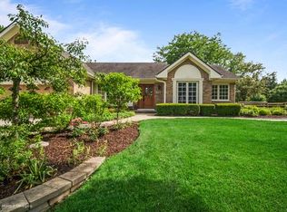 1050 Surrey Ln, Itasca, IL 60143