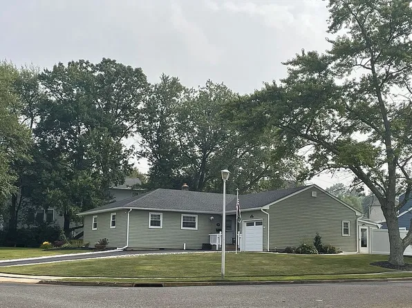 29 Schmitt St, Sayreville, NJ 08872