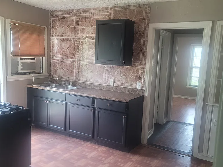 1901 Huntingdon Ave — Photo 7