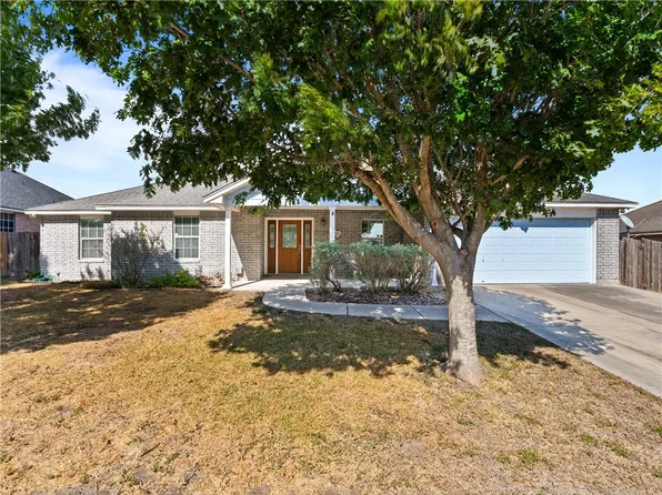 103 Collins St, Odem, TX 78370