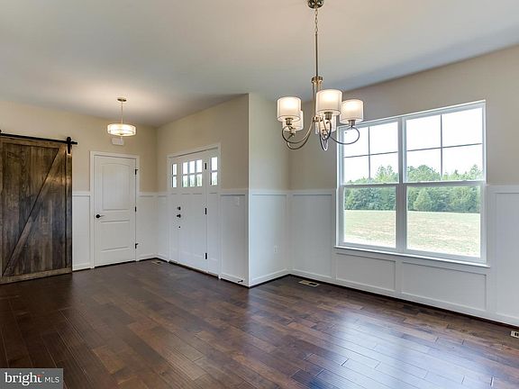 5th image of 5 River Bend Dr