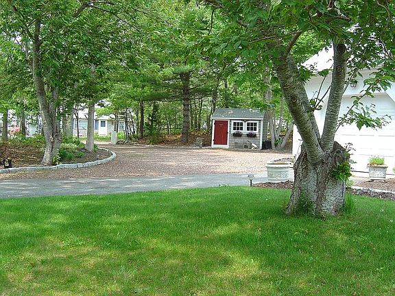 Shed & Thru Driveway