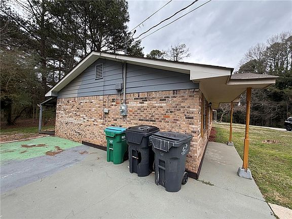 3rd image of 1775 Highpoint Rd