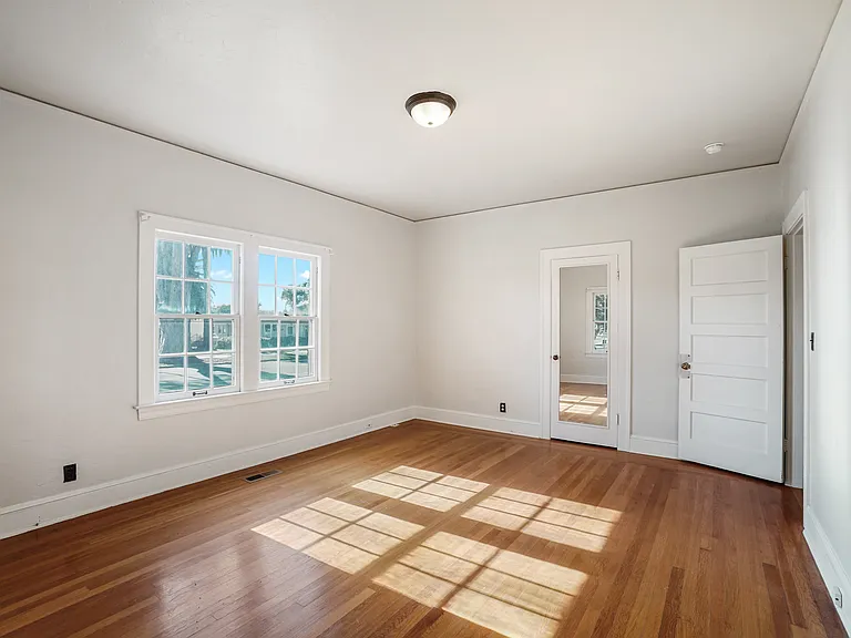 1004 Azuar Dr — Photo 18