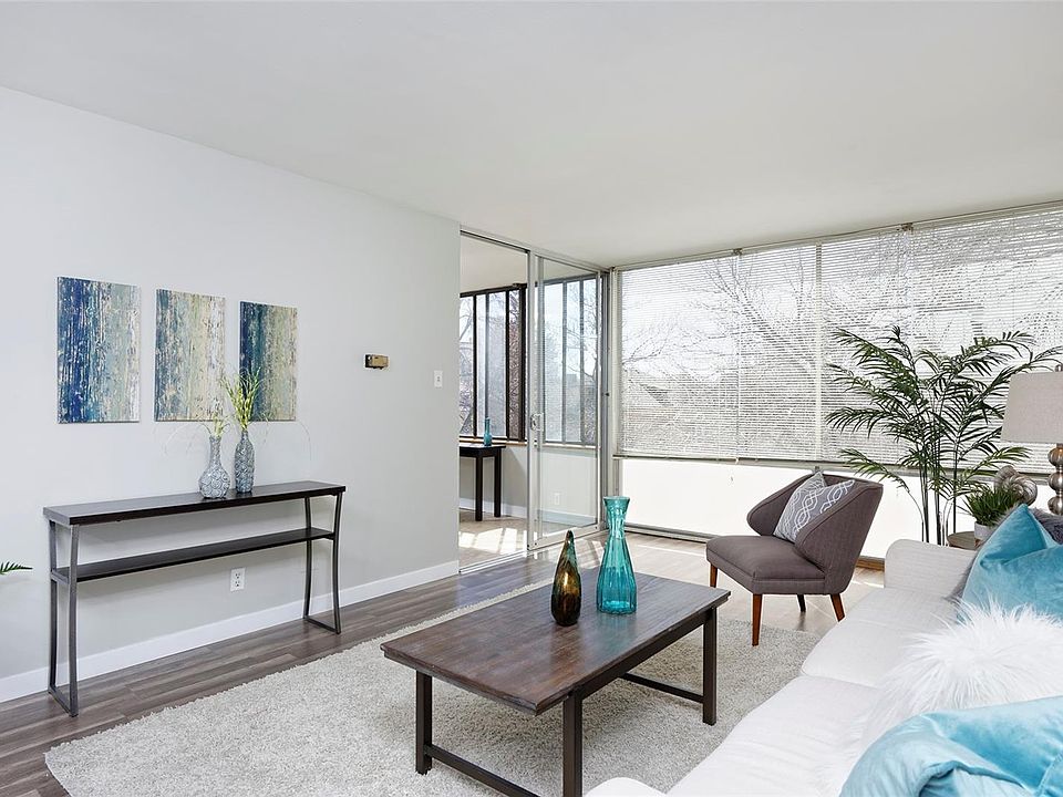 1st image of 1050 N Corona St APT 209