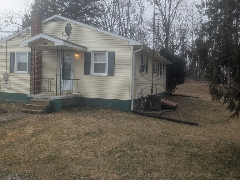 1195 Old Leetown Pike — Photo 3