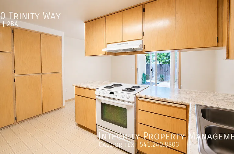 730 Trinity Way — Photo 8