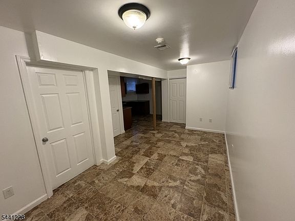 4th image of 163 Fair St #3