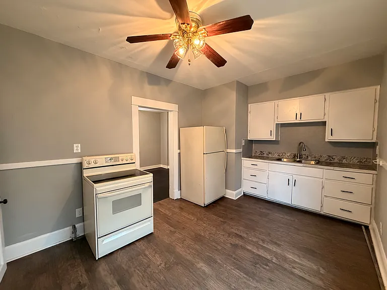 235 Bronson Ave — Photo 4