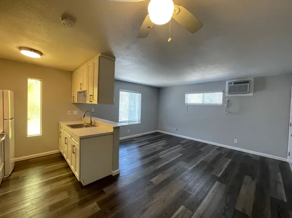 725 N San Joaquin Ave, 725 N San Joaquin St APT 9, Stockton, CA 95202