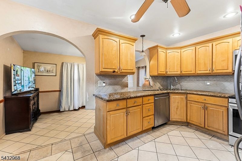 1st image of 339 Oakwood Ave