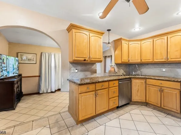 339 Oakwood Ave, Kenilworth Boro, NJ 07033