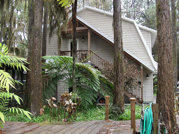 Double Garage with apartment