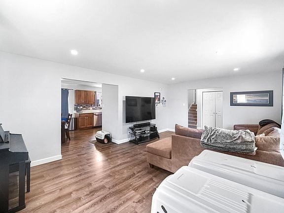 4th image of 1803 Valparaiso St