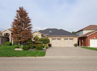 28 Morning Glory Ln, Chatham Kent, ON N7L 5R5