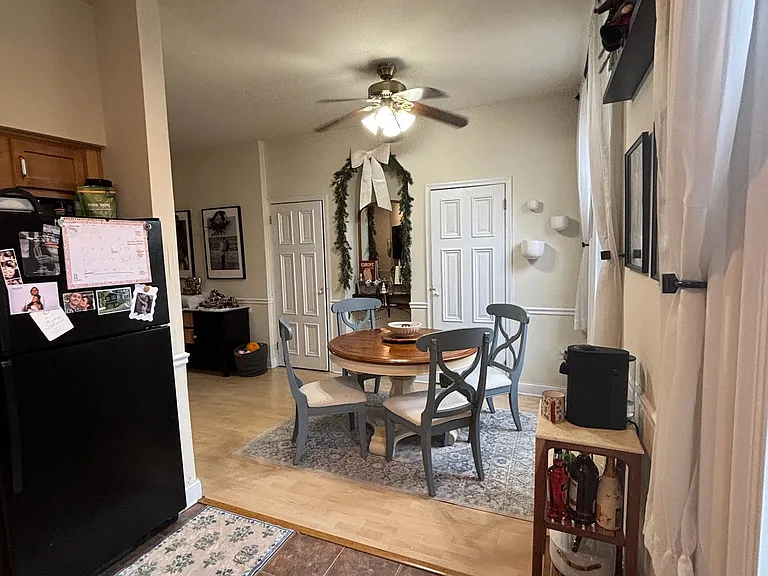 2034 Green St #C — Photo 11