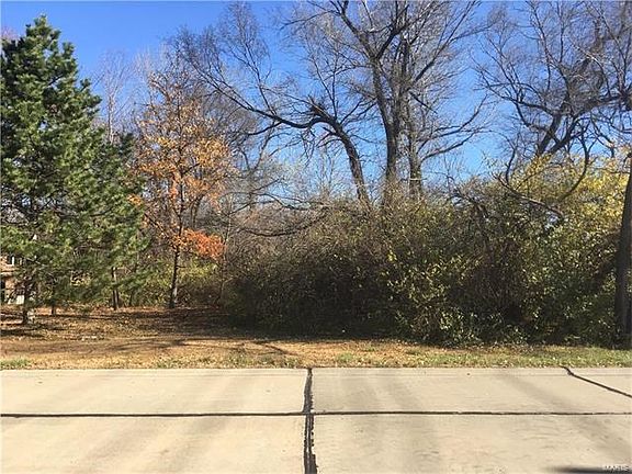 5th image of 2 Singing Pines Dr
