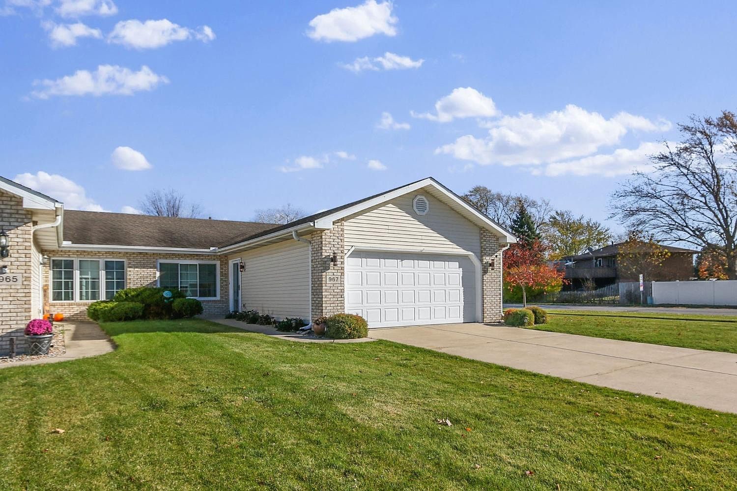 967 Blue Jay Way, Dyer, IN 46311 | Zillow