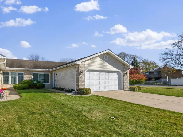 967 Blue Jay Way, Dyer, IN 46311