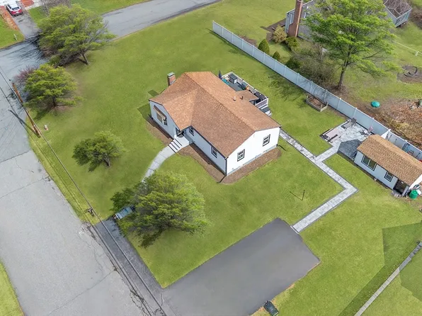 5 Strout Ave, Wilmington, MA 01887