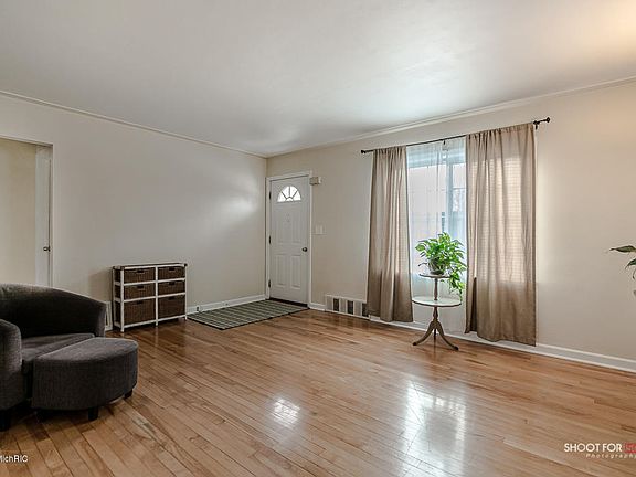 4th image of 1215 Woodlawn Ave