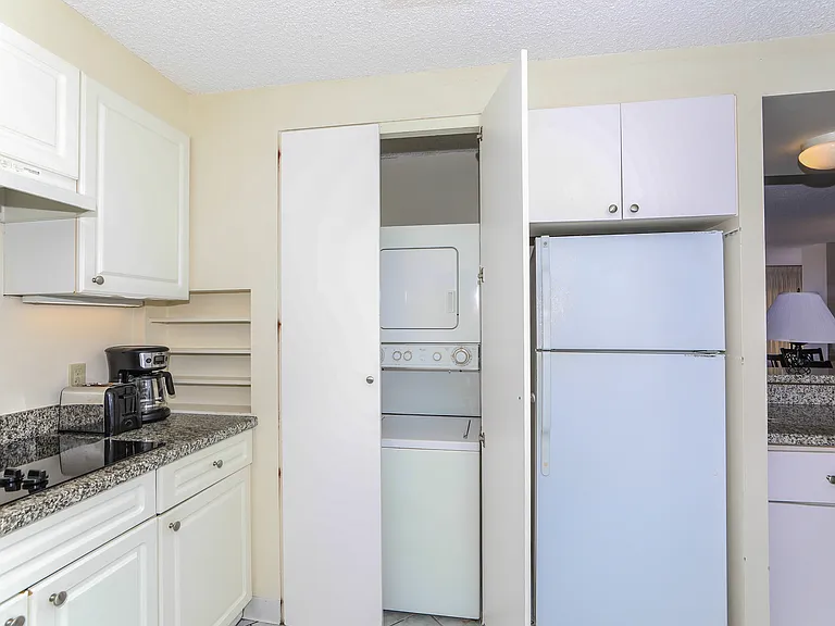 1910 Ala Moana Blvd #21B — Photo 25