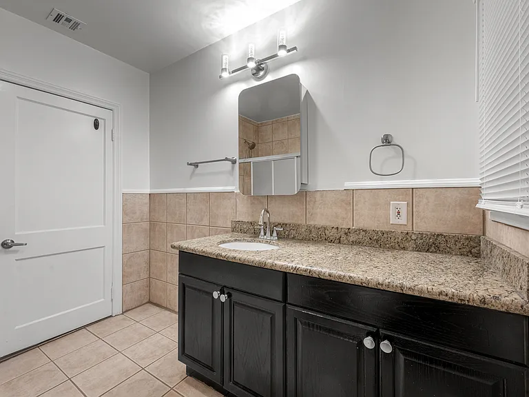 1030 N Spaulding Ave #1030 — Photo 15