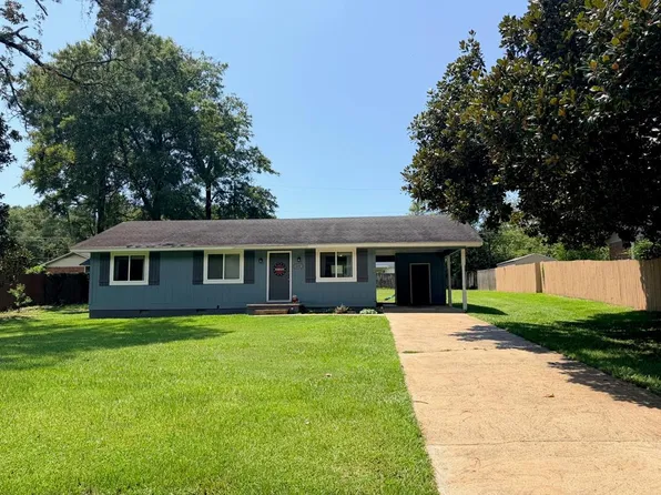 109 Hemlock St, Fitzgerald, GA 31750