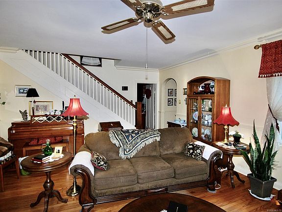 4th image of 1700 Church Ct