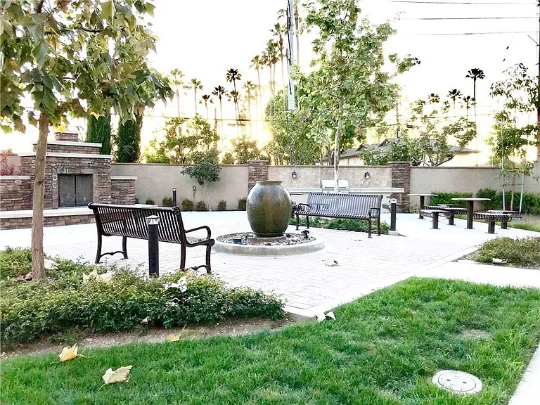 17052 Liberty Way — Photo 38