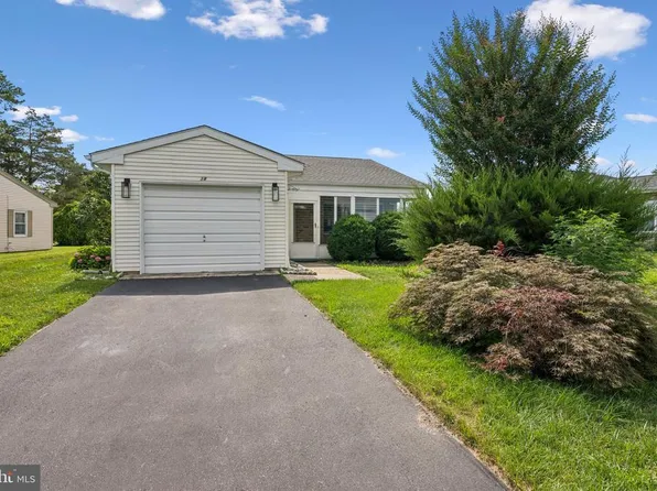 38 Sheffield Pl, Southampton, NJ 08088
