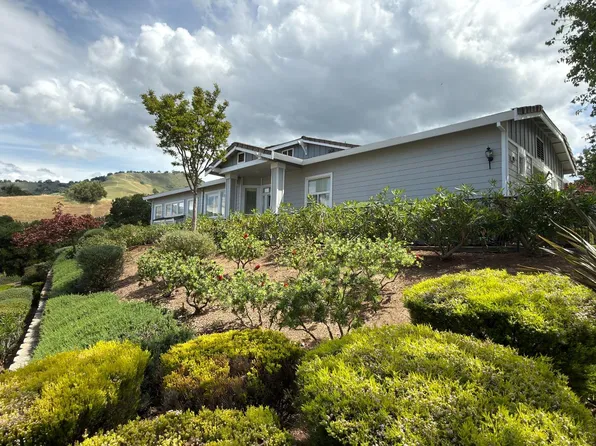 9017 Village View Dr, San Jose, CA 95135