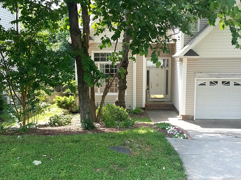 Direct front house view from Creekstone court view.