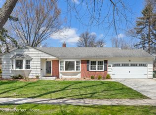 157 Tamarack Ave, Naperville, IL 60540