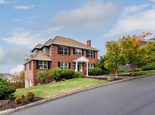 1817 NW Cedar Ridge Dr, Portland, OR 97229