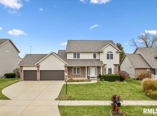 717 S Breckenridge Dr, Dunlap, IL 61525