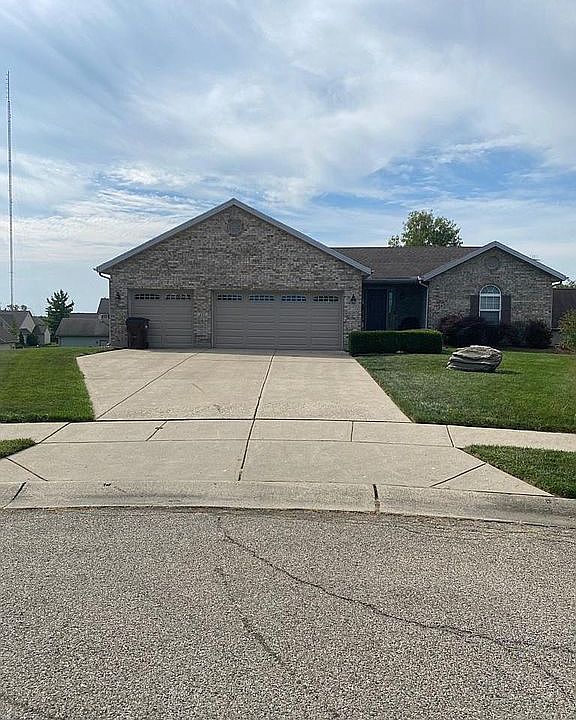 1st image of 460 Sharon Ct