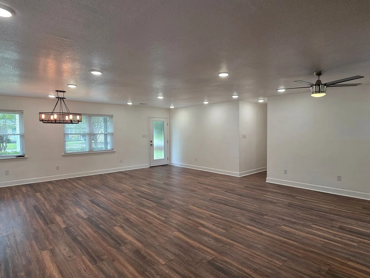 Established Neighborhood in the City Limits of Rincon! — Photo 4