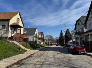 2833 N Hubbard St, Milwaukee, WI 53212