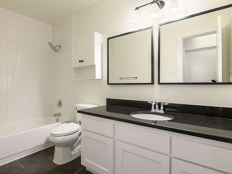 Old South Austin Apartments — Photo 17