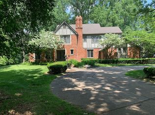 1215 Westview Rd, Bloomfield Hills, MI 48304