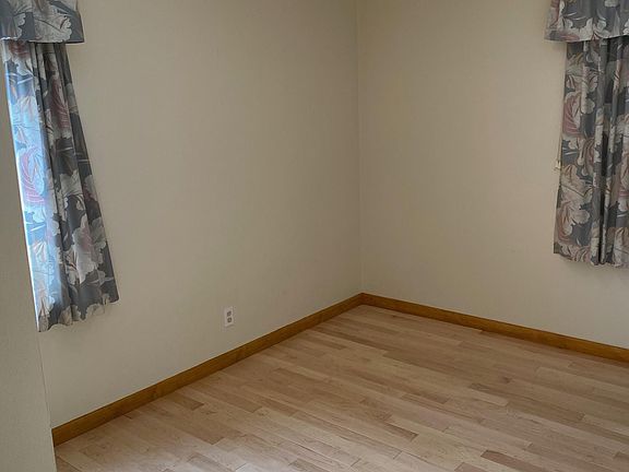 5th image of 3227 Park Dr