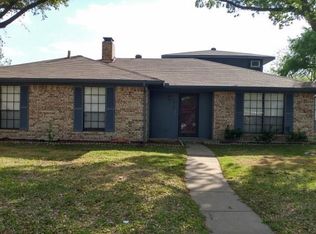 2810 Green Oaks Dr, Garland, TX 75040