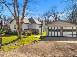 19 Foothill Dr, Putnam, IL 61560