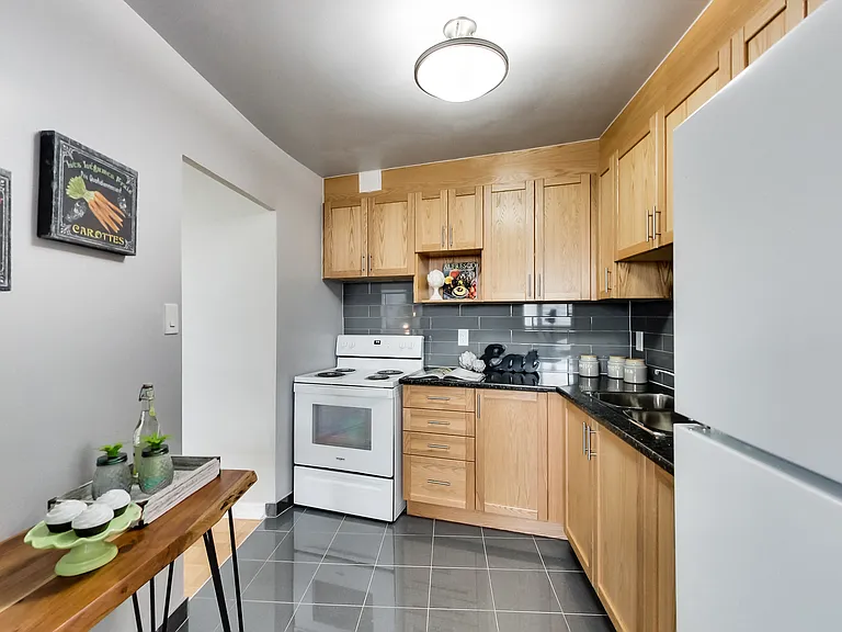 6000 Bathurst St — Photo 49