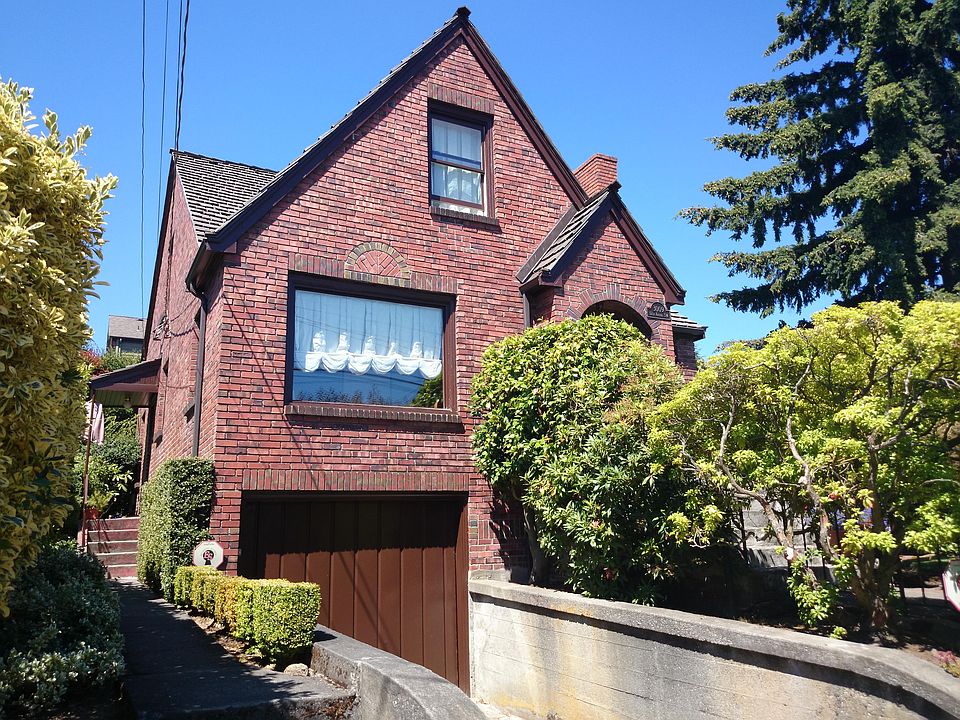 2nd image of 3009 37th Ave SW