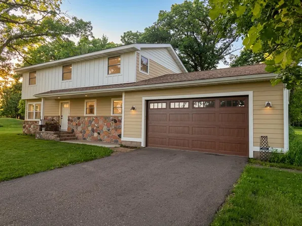10814 Pioneer Dr SE, Milaca, MN 56353