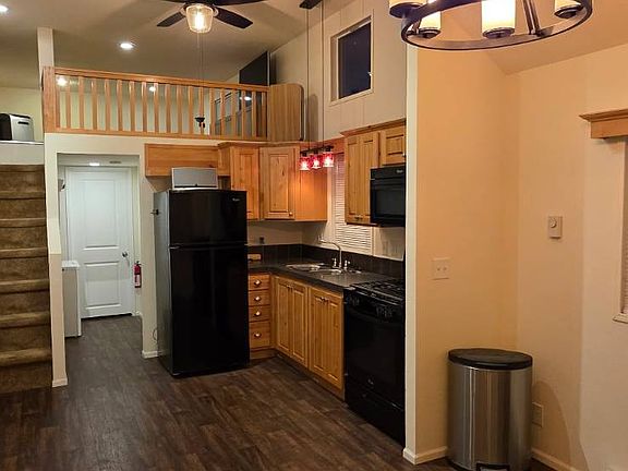 3rd image of 21401 NE Sandy Blvd #160