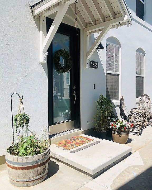 Front entry out to courtyard